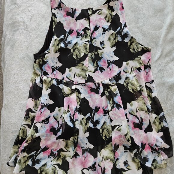 Women's - Vince Camuto top - Picture 2 of 6